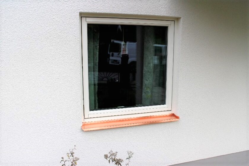 Nytt fönster monterat med kopparbeslag